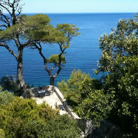 In Seas' Embrace Tatil Evi Vlachia