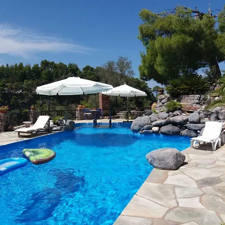 In Seas' Embrace Tatil Evi Vlachia